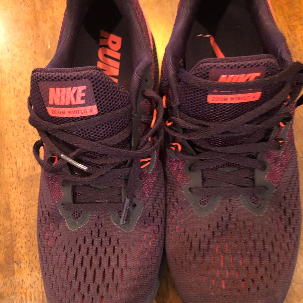 Nike wind flow running shoe